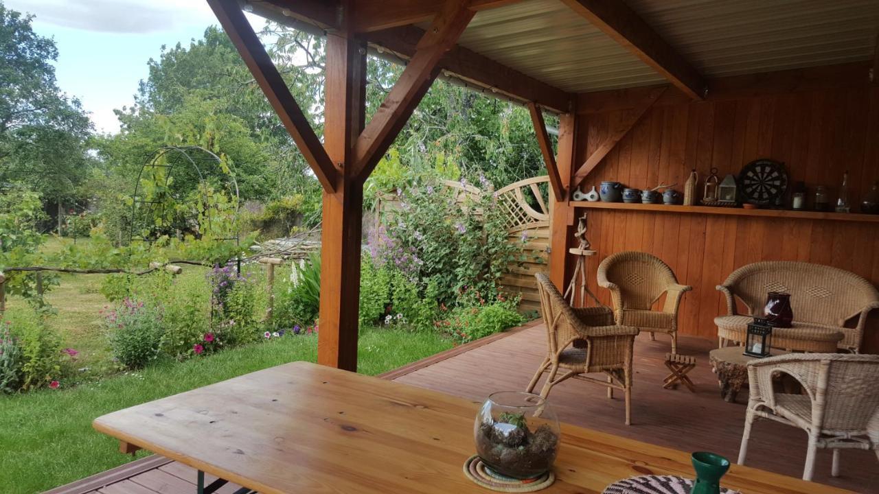 Les Hirondelles Hotel Sainte-Suzanne  Екстериор снимка